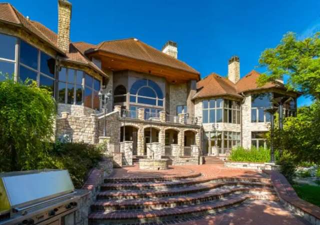 This is the mansion that Travis Kelce will enjoy with Taylor Swift ...