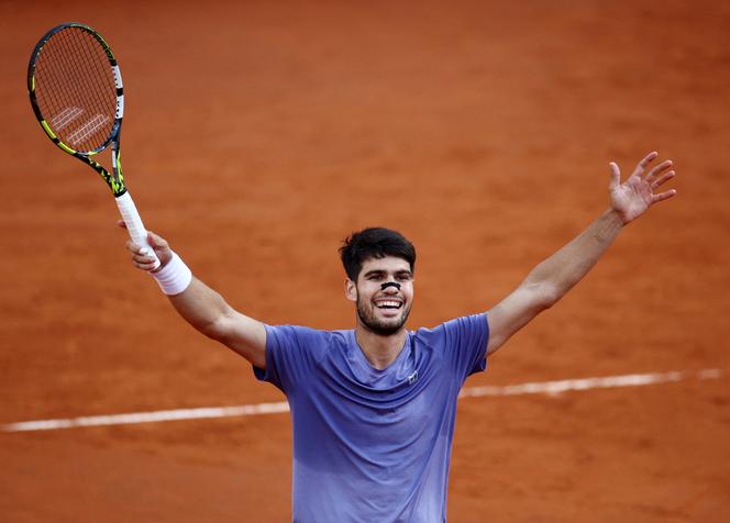 The Spaniard Carlos Alcaraz, after his victory in the final of the Rome tournament against the Italian Jannik Sinner, on May 18, 2025.